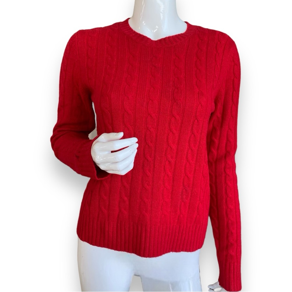 GEORGE RED CABLE KNIT CASHMERE CREW NECK SWEATER. WOMEN’S SIZE MEDIUM
